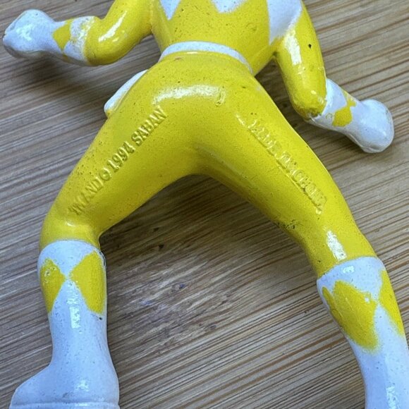 Saban 1994 Mighty Morphin Power Rangers Yellow Ranger Mini Figure Cake Topper 3” - Picture 4 of 5